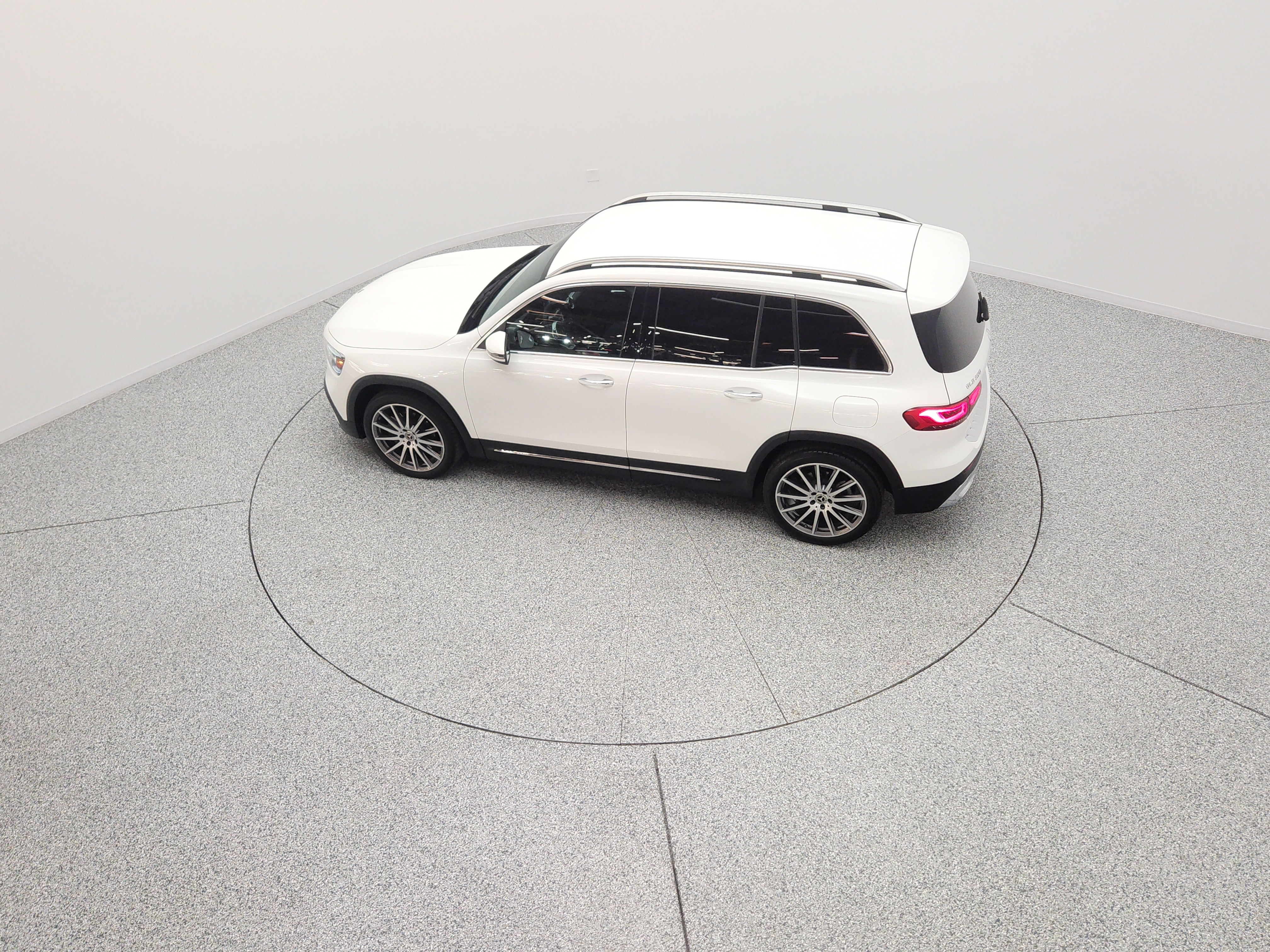 高級　2022年製　235/50R19 2本　ベンツ　GLA GLB ハリアー Pre-Owned 2022 Mercedes-Benz GLB GLB 250 SUV SUV in Newport Beach